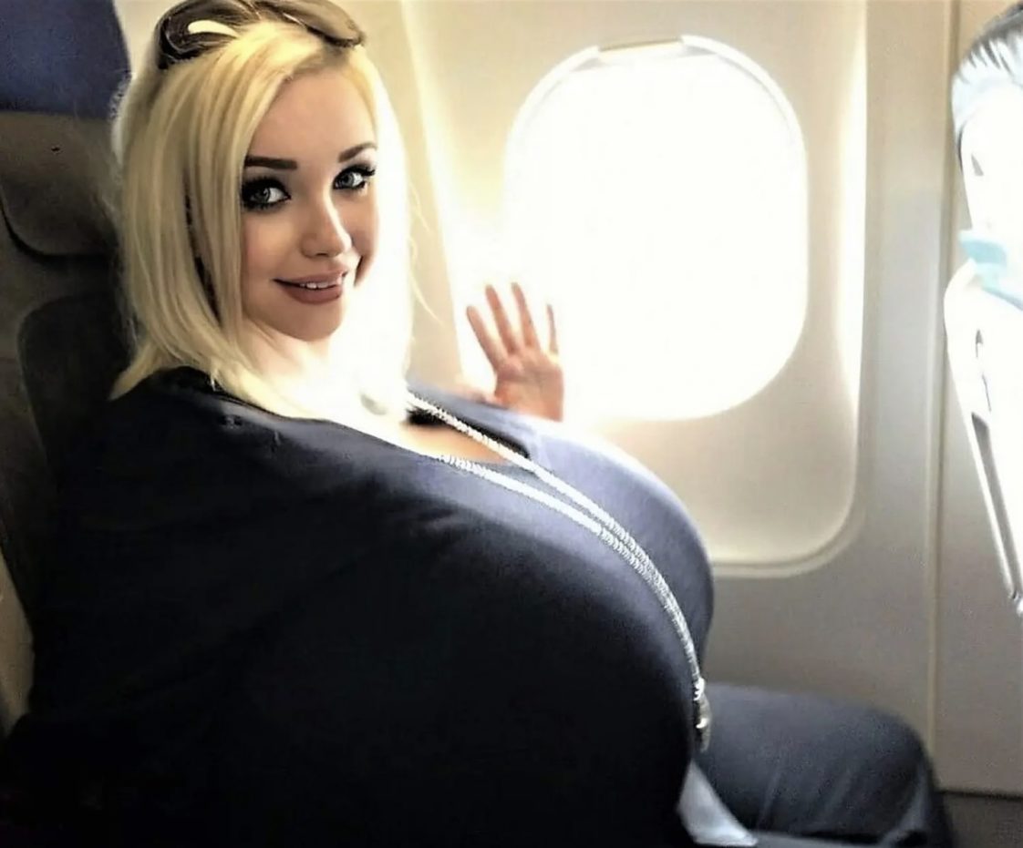 I Was Forced To Move Out Of My Plane Seat After Complaints About My Breasts Hrtwarming